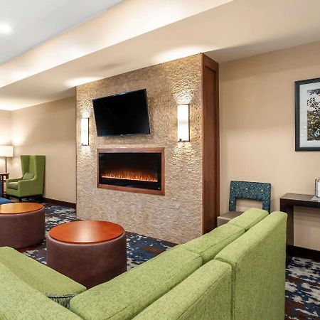 Comfort Inn & Suites Ames Near Isu Campus Luaran gambar