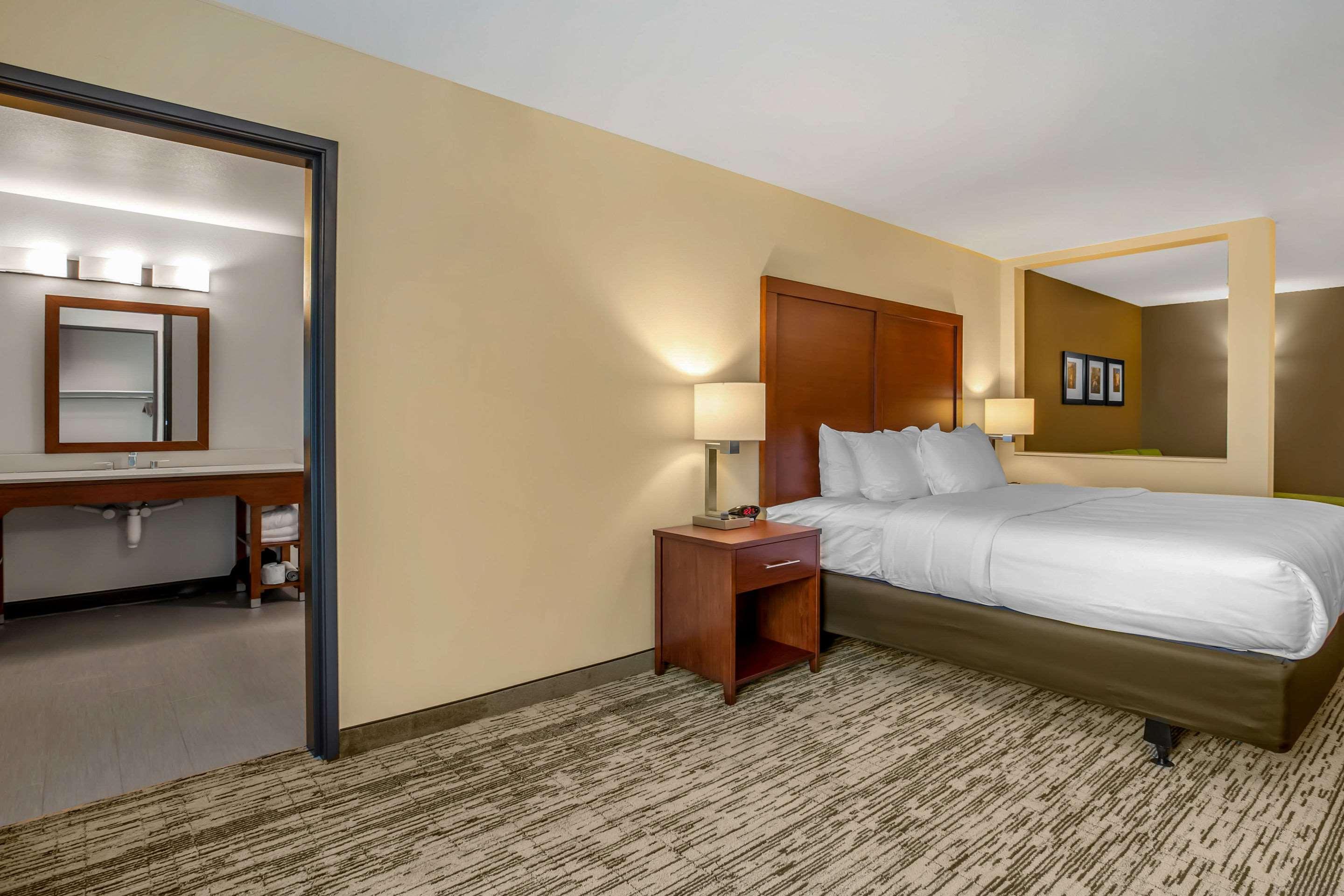 Comfort Inn & Suites Ames Near Isu Campus Luaran gambar
