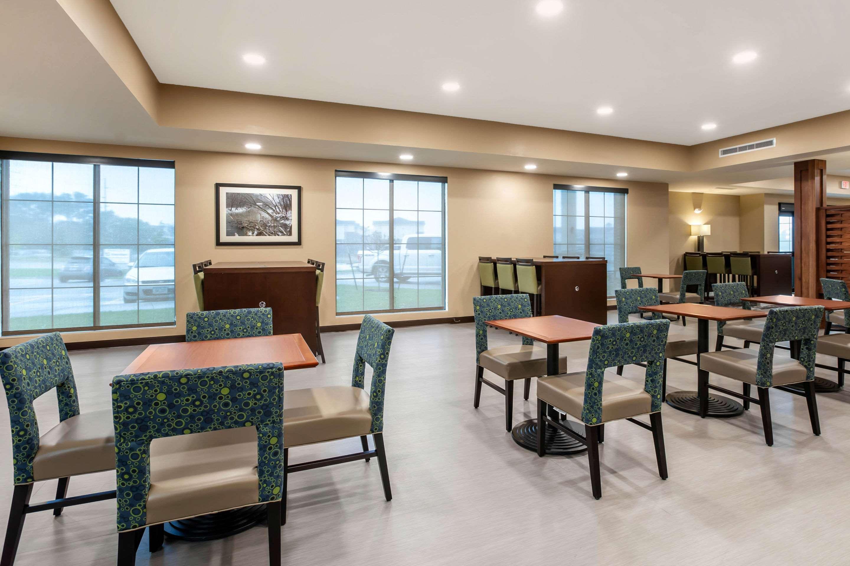 Comfort Inn & Suites Ames Near Isu Campus Luaran gambar
