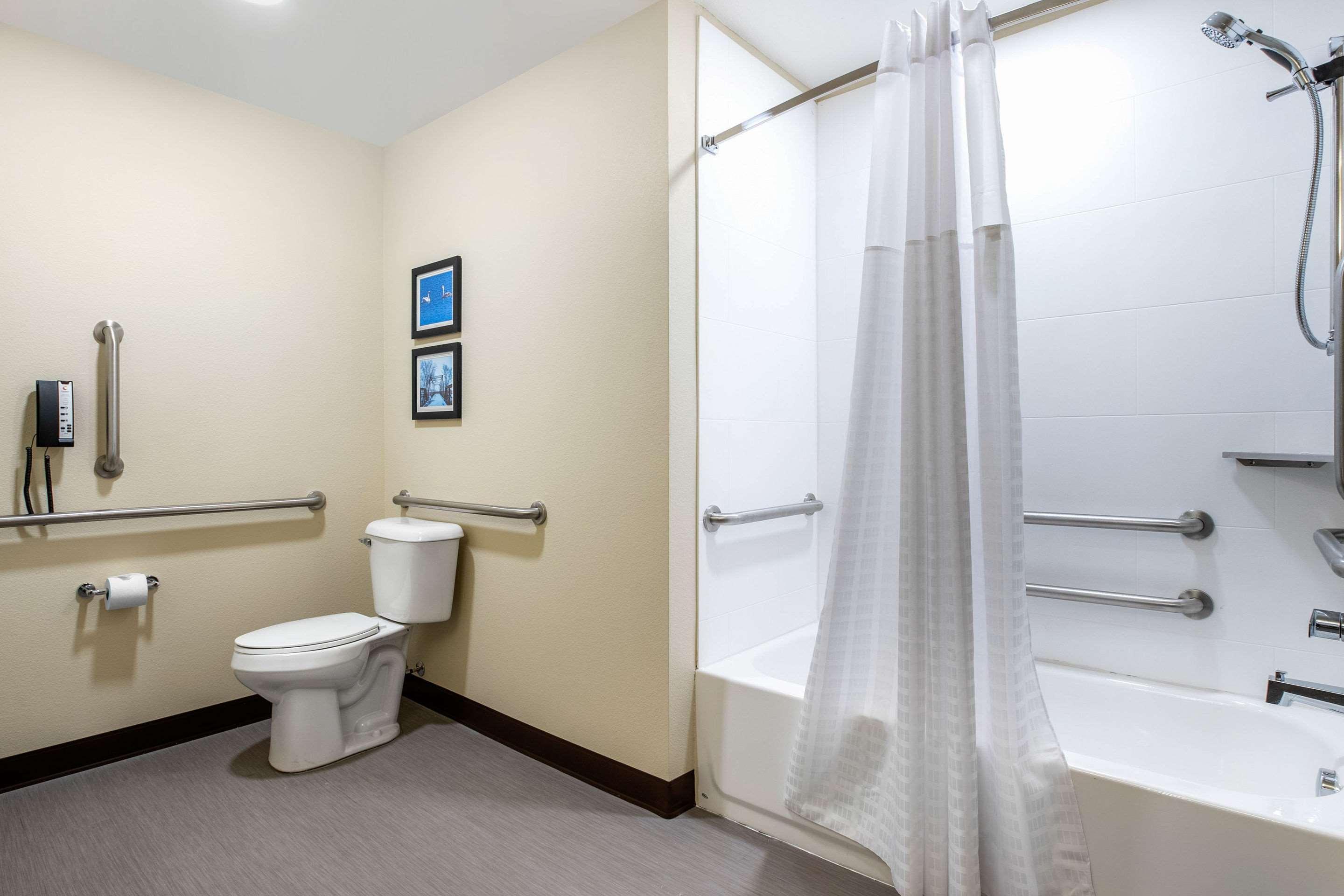 Comfort Inn & Suites Ames Near Isu Campus Luaran gambar