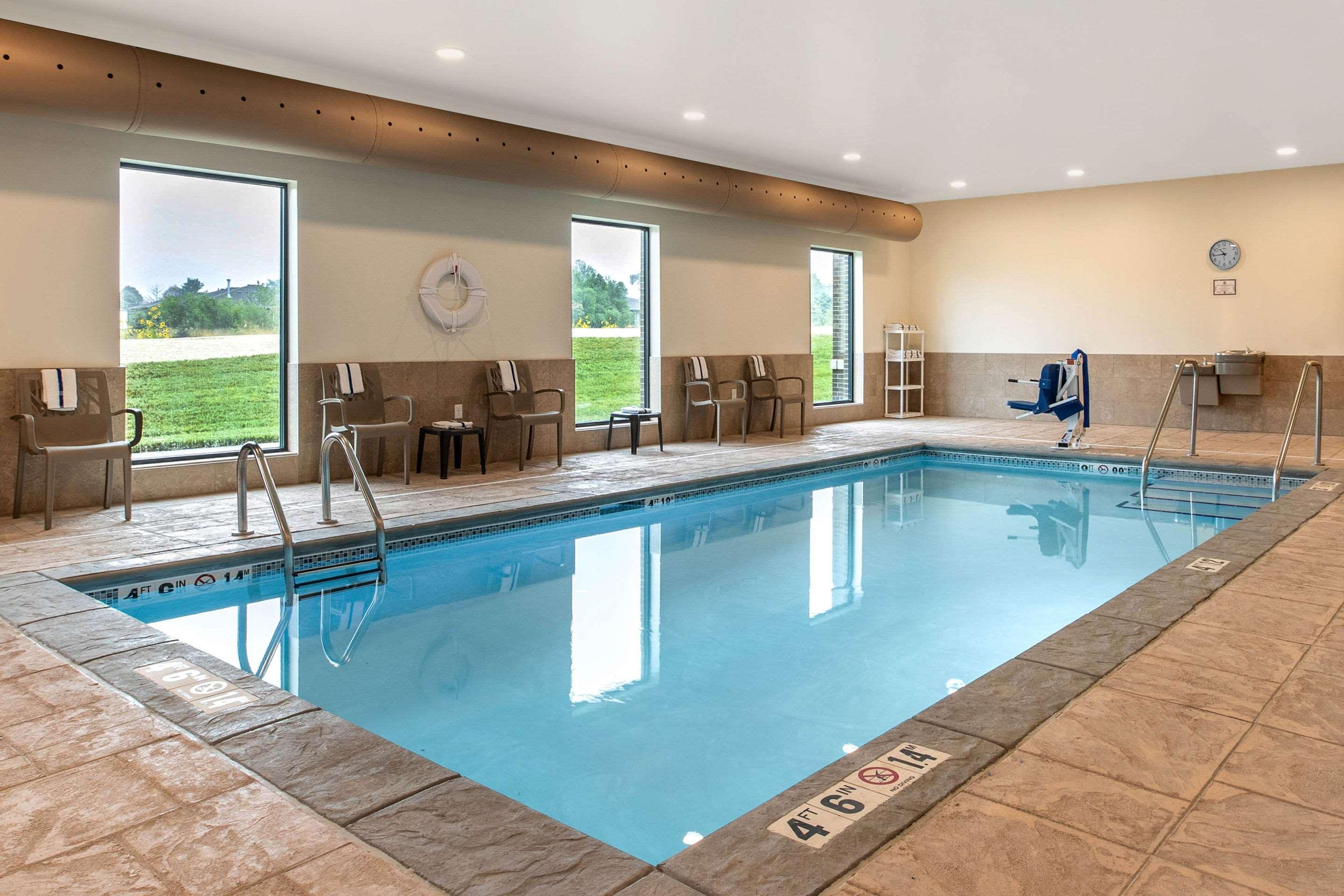 Comfort Inn & Suites Ames Near Isu Campus Luaran gambar